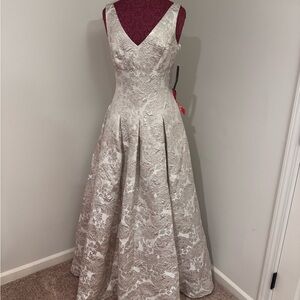 Betsy & Adam Cream Floral Prom Dress